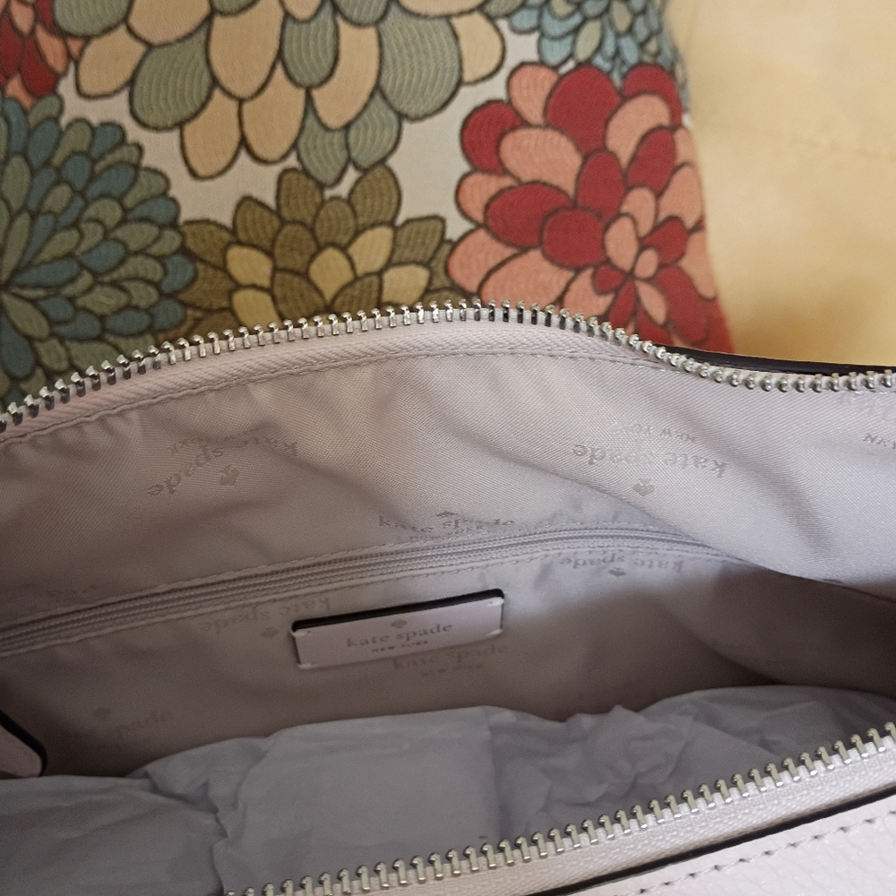 Nova Large Shoulder Bag in Powdered Sugar Brand New - Picture 6 of 10